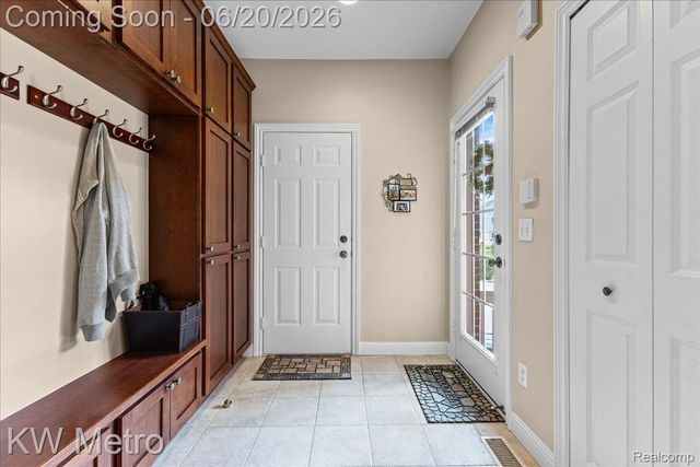 49145 White Mill Drive, Shelby Charter Township, MI 48317