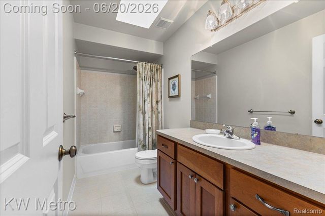 49145 White Mill Drive, Shelby Charter Township, MI 48317