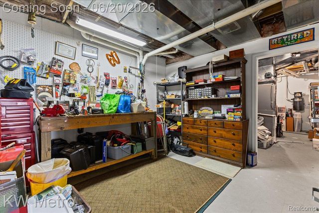 49145 White Mill Drive, Shelby Charter Township, MI 48317