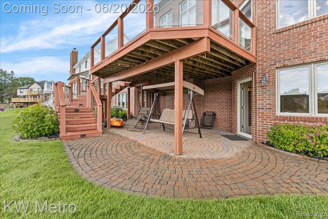 49145 White Mill Drive, Shelby Charter Township, MI 48317