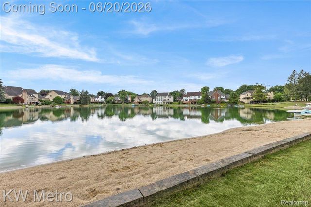 49145 White Mill Drive, Shelby Charter Township, MI 48317