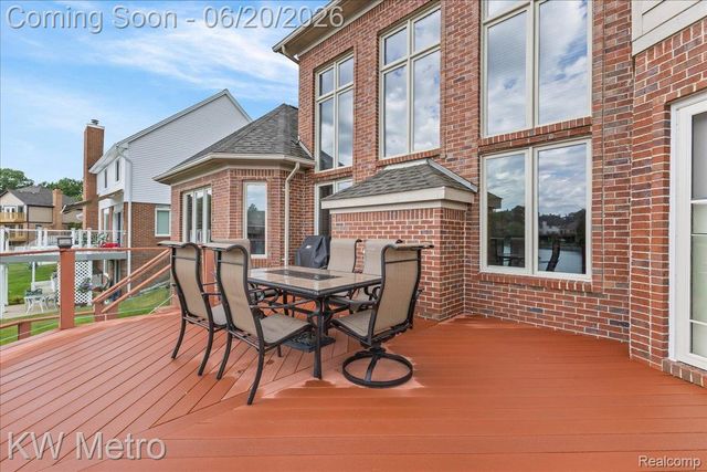 49145 White Mill Drive, Shelby Charter Township, MI 48317