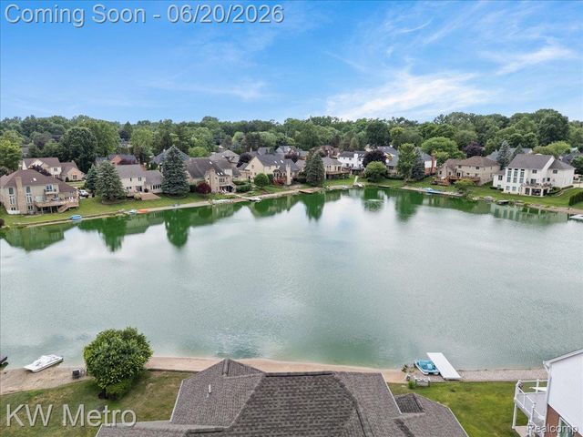 49145 White Mill Drive, Shelby Charter Township, MI 48317