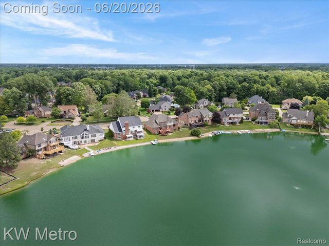 49145 White Mill Drive, Shelby Charter Township, MI 48317