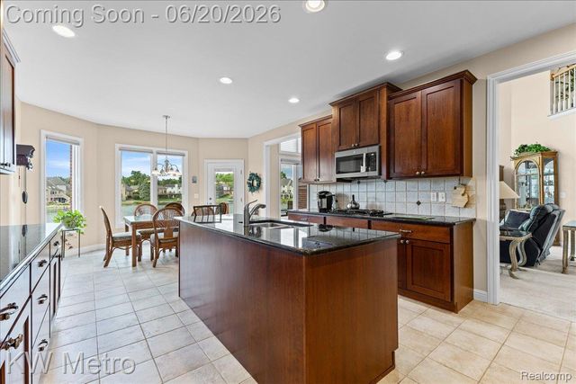 49145 White Mill Drive, Shelby Charter Township, MI 48317