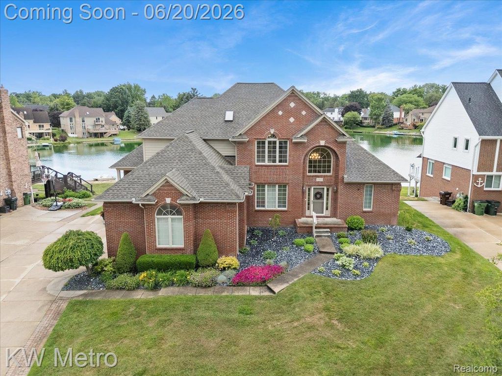 49145 White Mill Drive, Shelby Charter Township, MI 48317