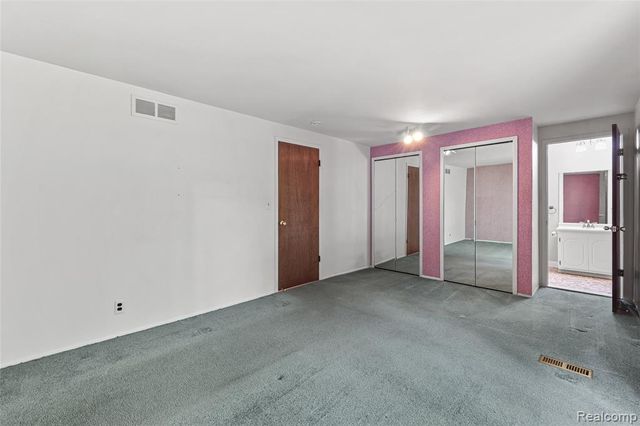 1805 Van Hill Court, Rochester, MI 48309