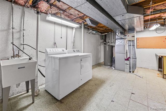1805 Van Hill Court, Rochester, MI 48309