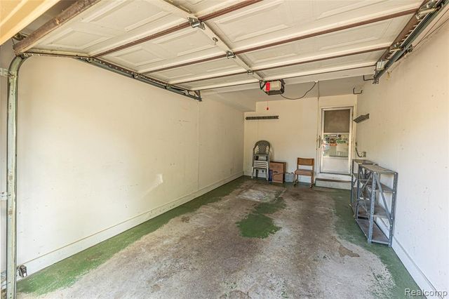 1805 Van Hill Court, Rochester, MI 48309