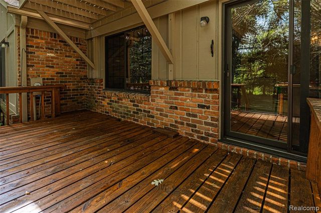 1805 Van Hill Court, Rochester, MI 48309
