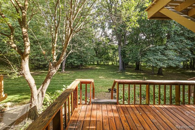 1805 Van Hill Court, Rochester, MI 48309