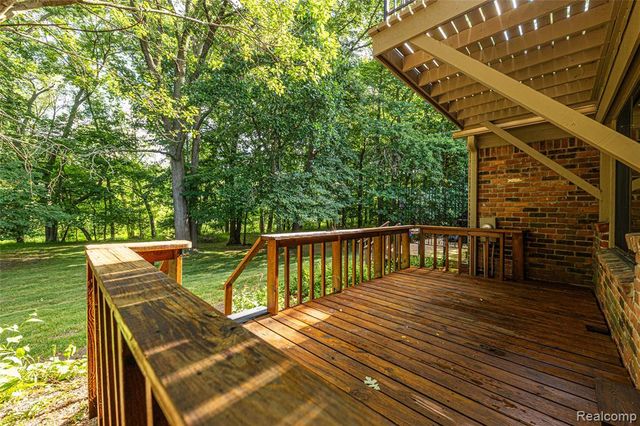 1805 Van Hill Court, Rochester, MI 48309