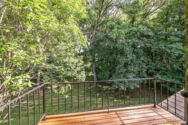 1805 Van Hill Court, Rochester, MI 48309