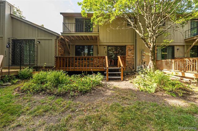 1805 Van Hill Court, Rochester, MI 48309