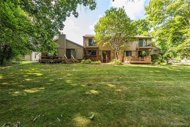 1805 Van Hill Court, Rochester, MI 48309