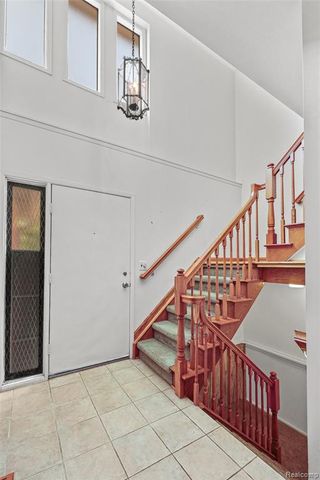 1805 Van Hill Court, Rochester, MI 48309