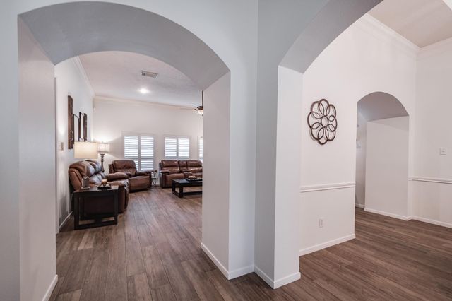 7402 Shady Arbour Court, Pasadena, TX 77505