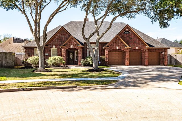 7402 Shady Arbour Court, Pasadena, TX 77505