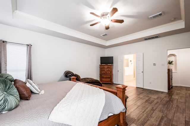 7402 Shady Arbour Court, Pasadena, TX 77505