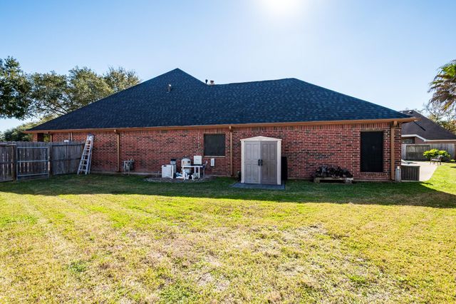 7402 Shady Arbour Court, Pasadena, TX 77505