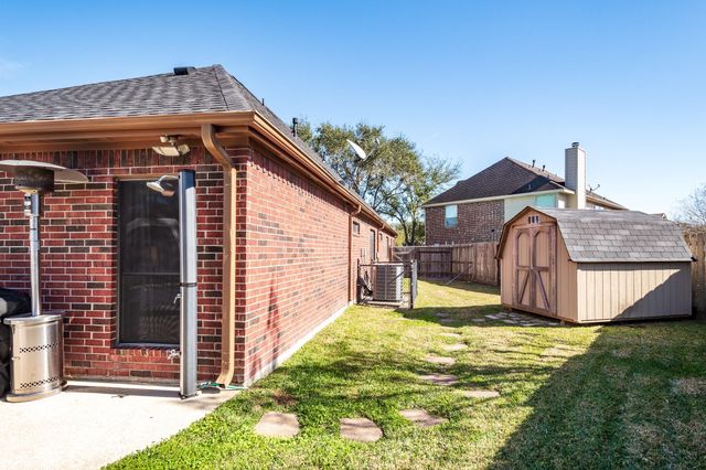 7402 Shady Arbour Court, Pasadena, TX 77505