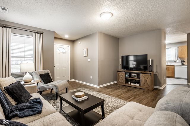 15448 Ten Point Drive, Noblesville, IN 46060