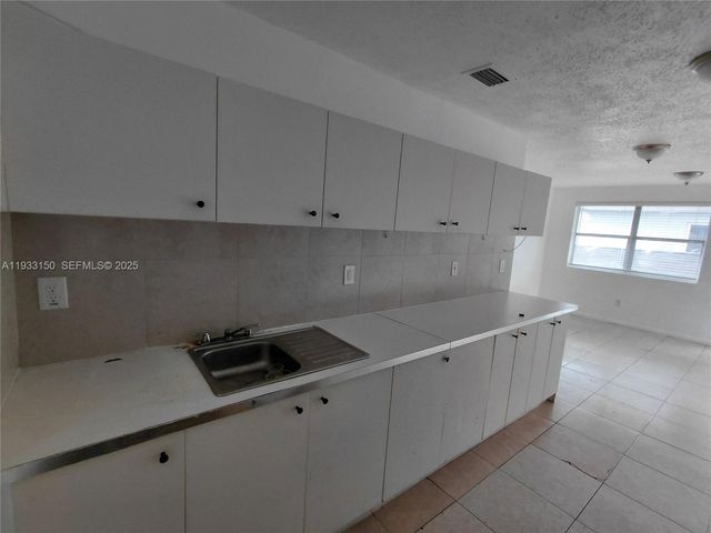 1404 NW 60th St 1404, Miami, FL 33142