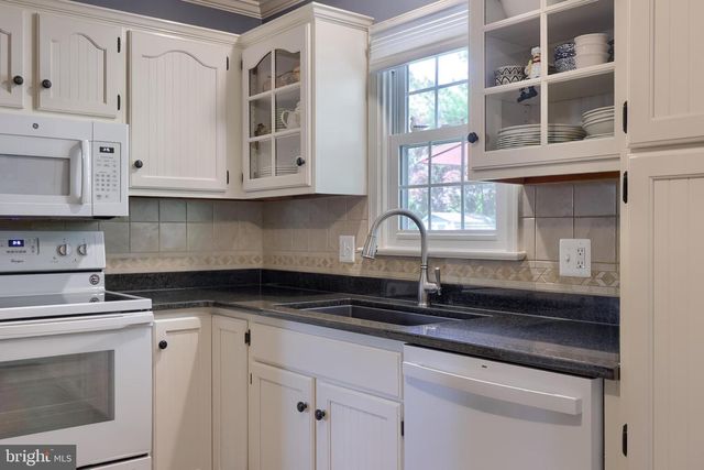 319 POWELL DRIVE, Lancaster, PA 17601