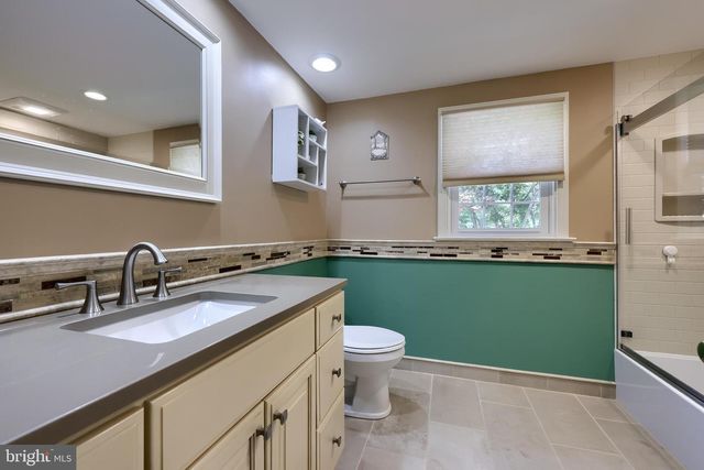 319 POWELL DRIVE, Lancaster, PA 17601