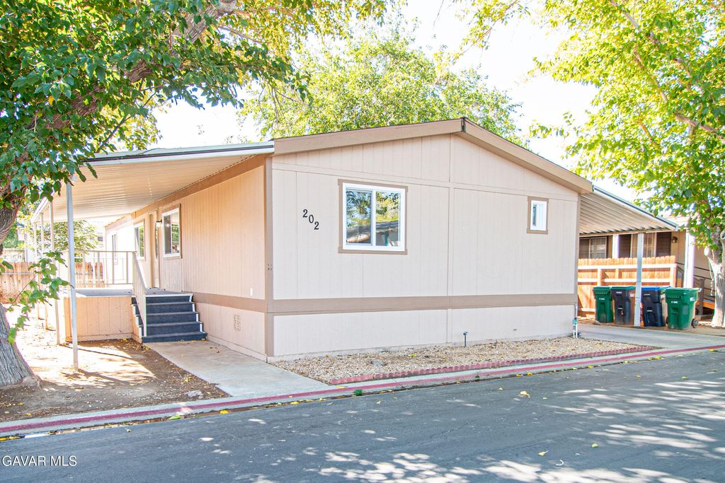 3524 E Avenue R Spc 202 ., Palmdale, CA 93550