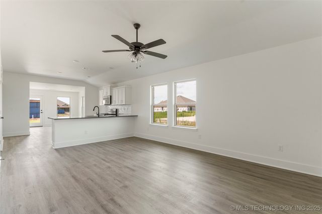 27986 E 108th Street S, Coweta, OK 74014