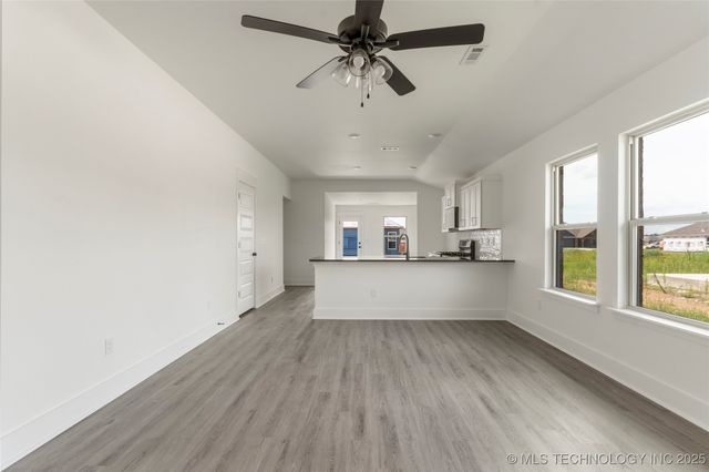 27986 E 108th Street S, Coweta, OK 74014