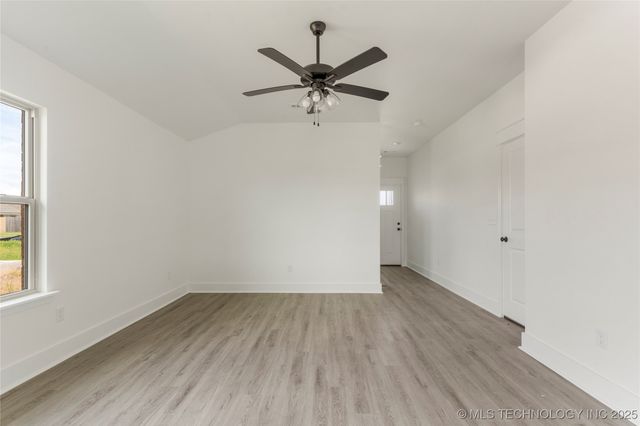 27986 E 108th Street S, Coweta, OK 74014