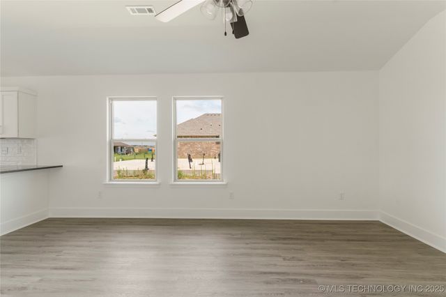 27986 E 108th Street S, Coweta, OK 74014