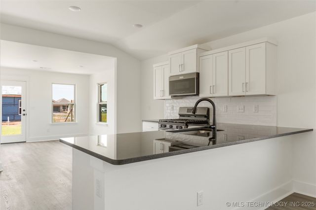 27986 E 108th Street S, Coweta, OK 74014