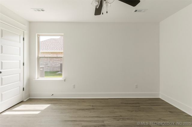 27986 E 108th Street S, Coweta, OK 74014