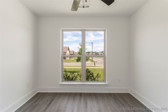 27986 E 108th Street S, Coweta, OK 74014