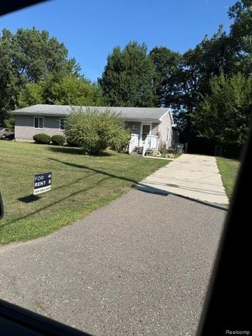 465 TROMBLEY Drive, Troy, MI 48083