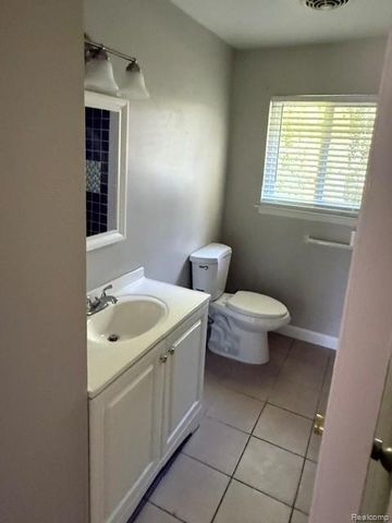 465 TROMBLEY Drive, Troy, MI 48083