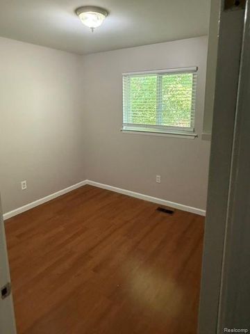 465 TROMBLEY Drive, Troy, MI 48083