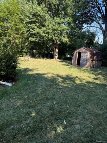 465 TROMBLEY Drive, Troy, MI 48083