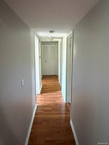 465 TROMBLEY Drive, Troy, MI 48083