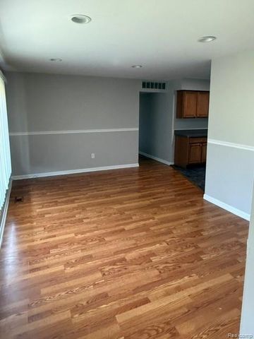 465 TROMBLEY Drive, Troy, MI 48083