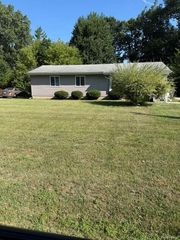 465 TROMBLEY Drive, Troy, MI 48083