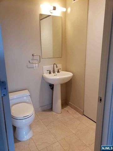 1026 Hudson Park 1026, Edgewater, NJ 07020