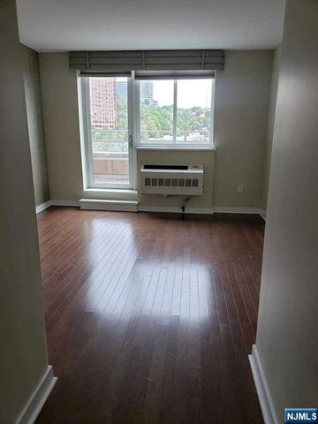 1026 Hudson Park 1026, Edgewater, NJ 07020