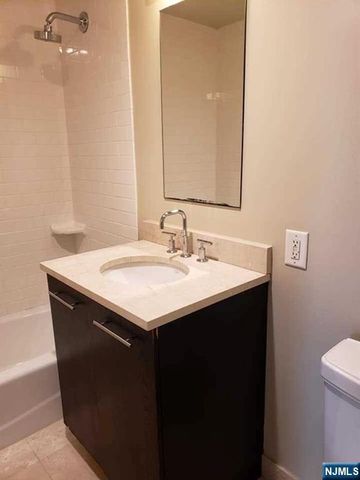 1026 Hudson Park 1026, Edgewater, NJ 07020