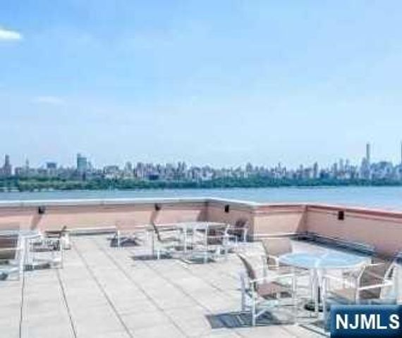 1026 Hudson Park 1026, Edgewater, NJ 07020