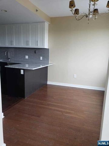 1026 Hudson Park 1026, Edgewater, NJ 07020