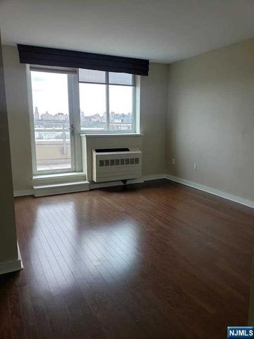 1026 Hudson Park 1026, Edgewater, NJ 07020